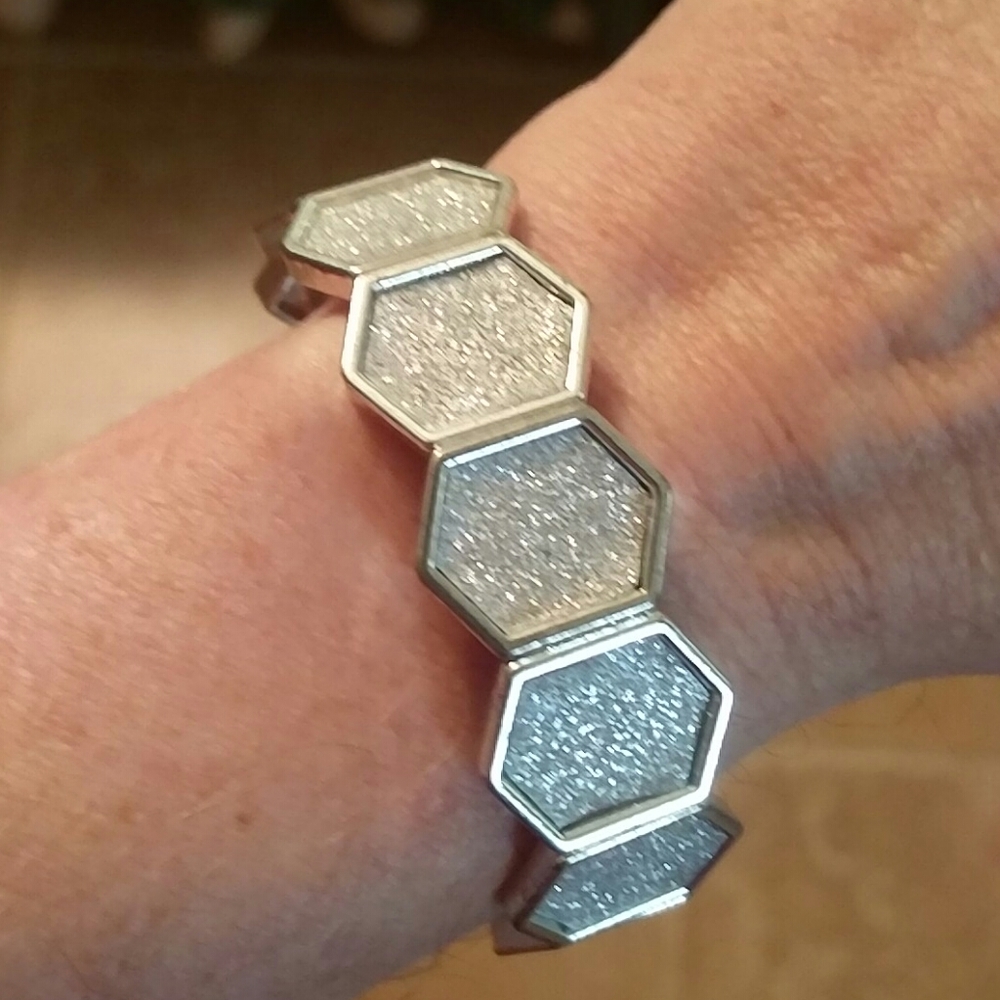 3/$20 Silver sextagon stretch bracelet